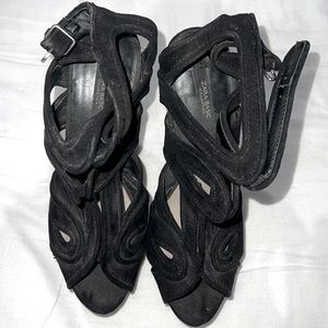 Black velvet Zara heels